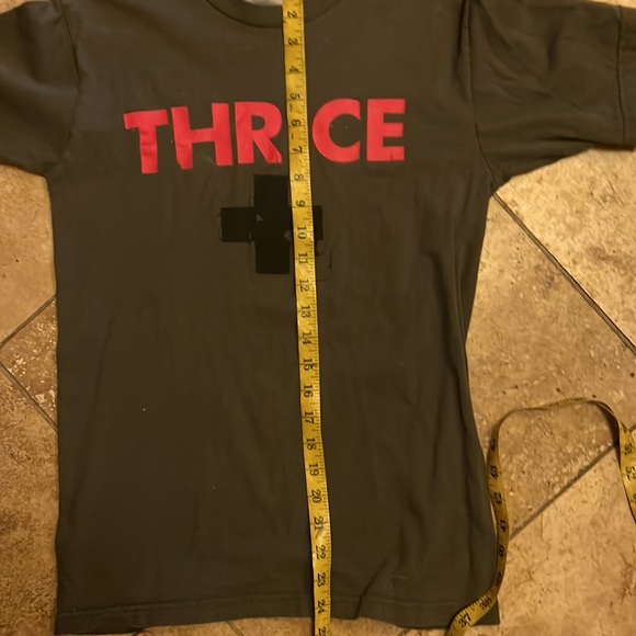 Vintage 2003 Thrice The Artist in the Ambulance Band Concert Tour Tee Shirt Y2K - Picture 8 of 9